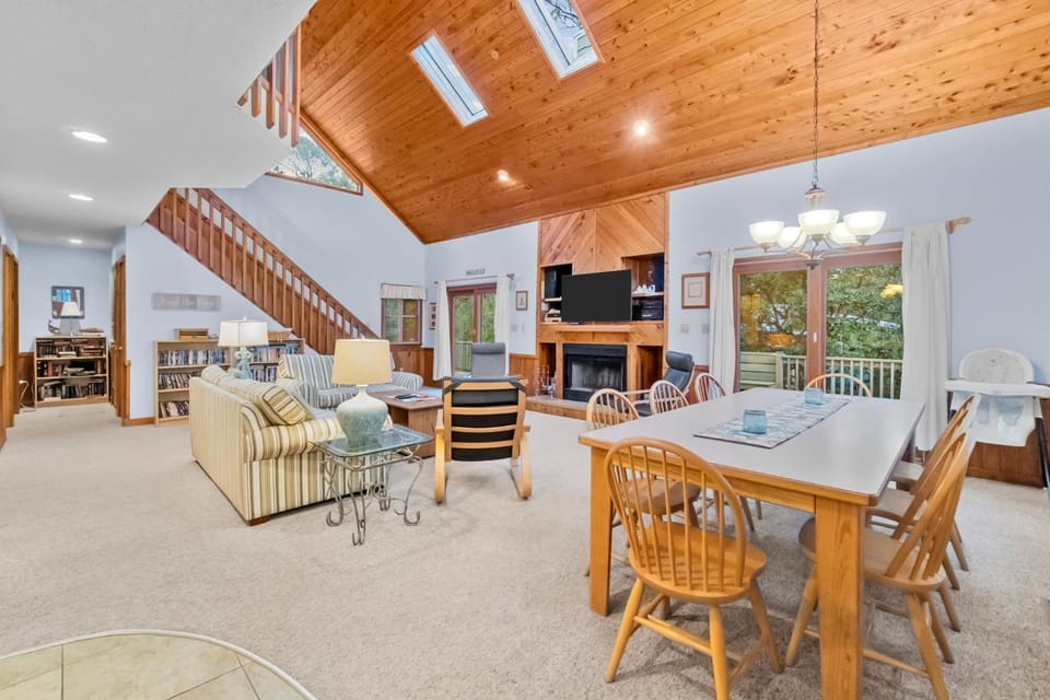 1215 - Corolla Hideaway House in Corolla
