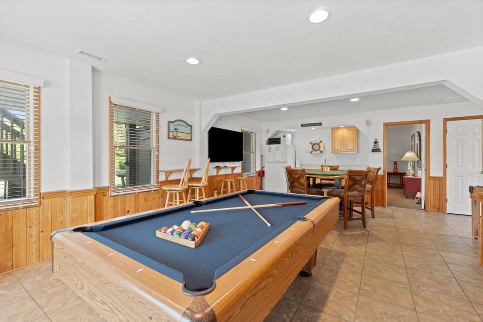 1399 - Ocean's Grace House in Corolla