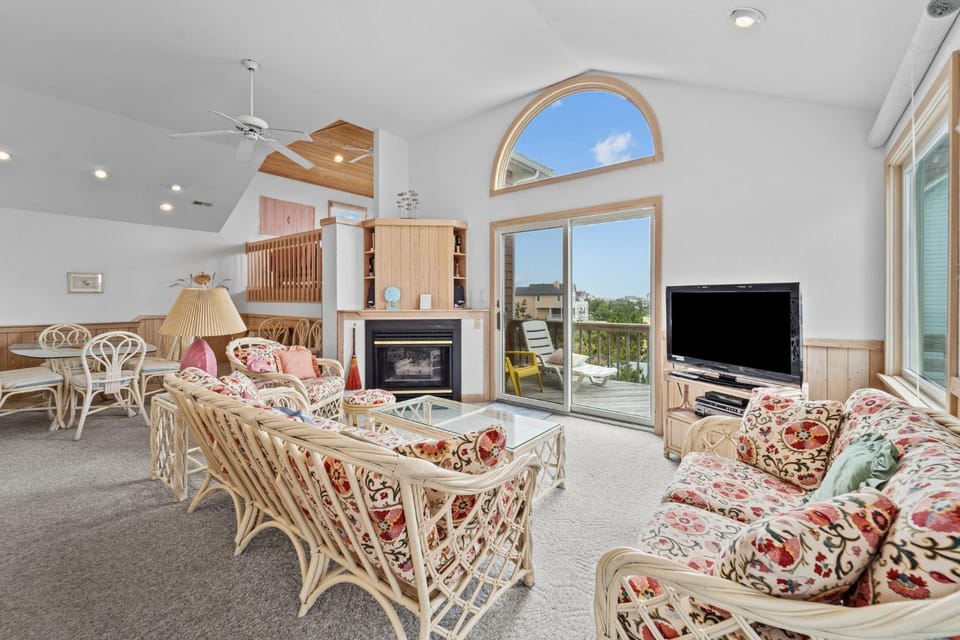 1609 - Barefoot Contessa House in Corolla