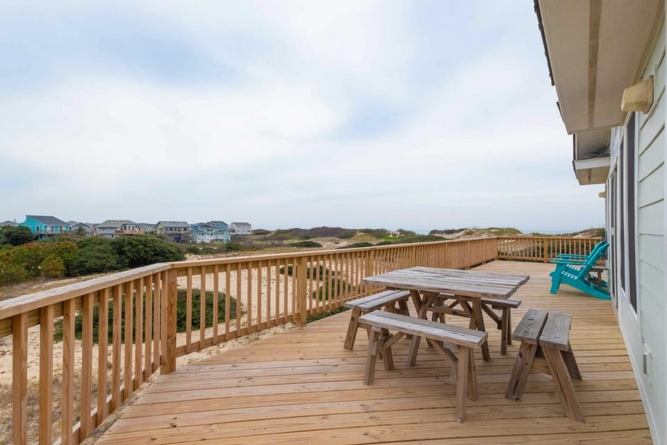 1879 - Beau's Sandcastle House in Corolla