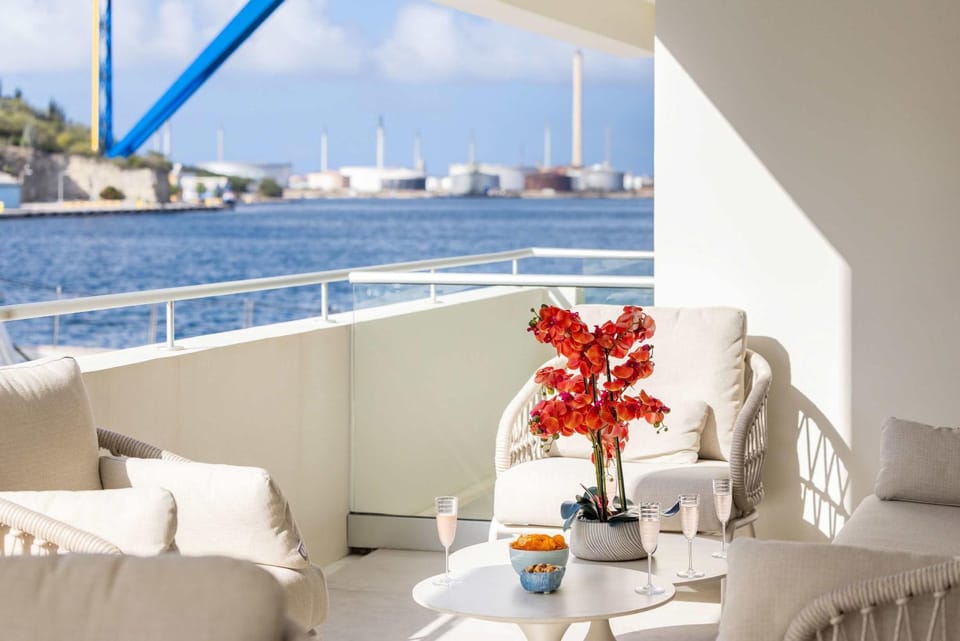 Luxury Stay at The Wharf in Willemstad Apartment in Willemstad
