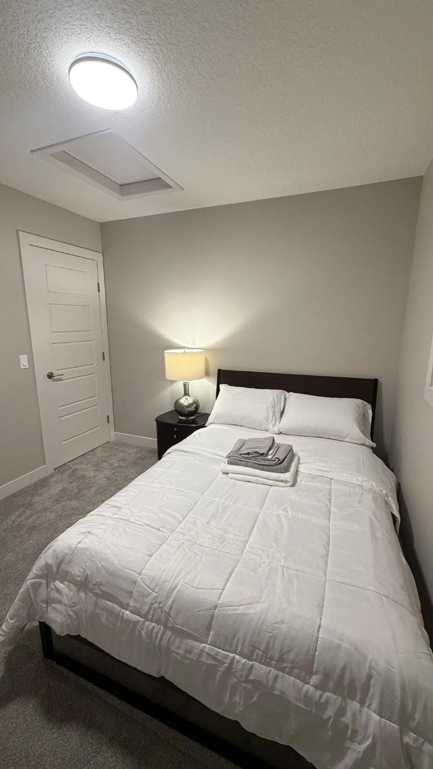 4 Bedroom Duplex house Apartment in Cochrane