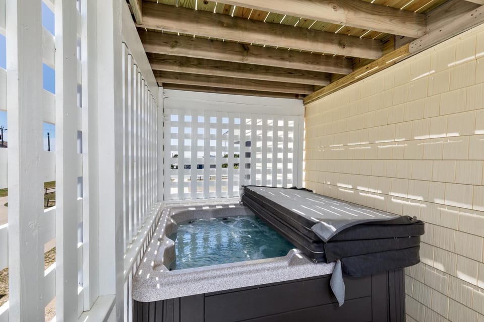 5703 - The Fritz Carlton House in Nags Head