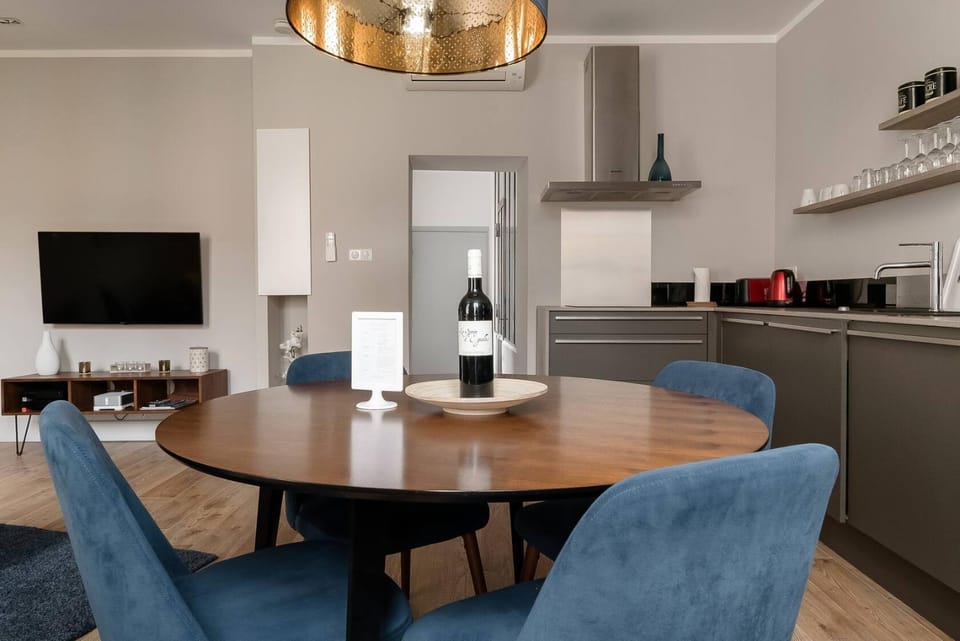Appartement centre ville, Air Conditionné, 2 suites, parking sur demande Apartment in Aix-en-Provence