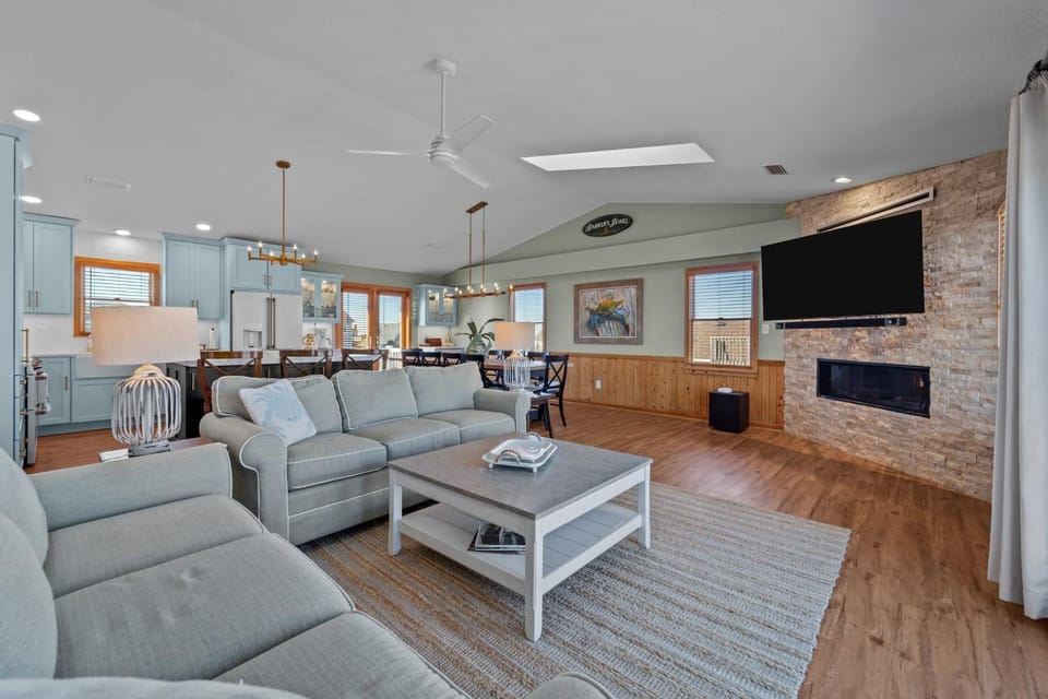 6284 - Barker's Jewel House in Nags Head