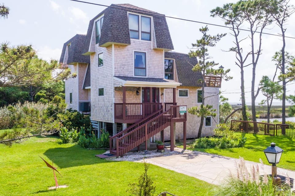 7201 - Carol's Soundfront Castle House in Outer Banks
