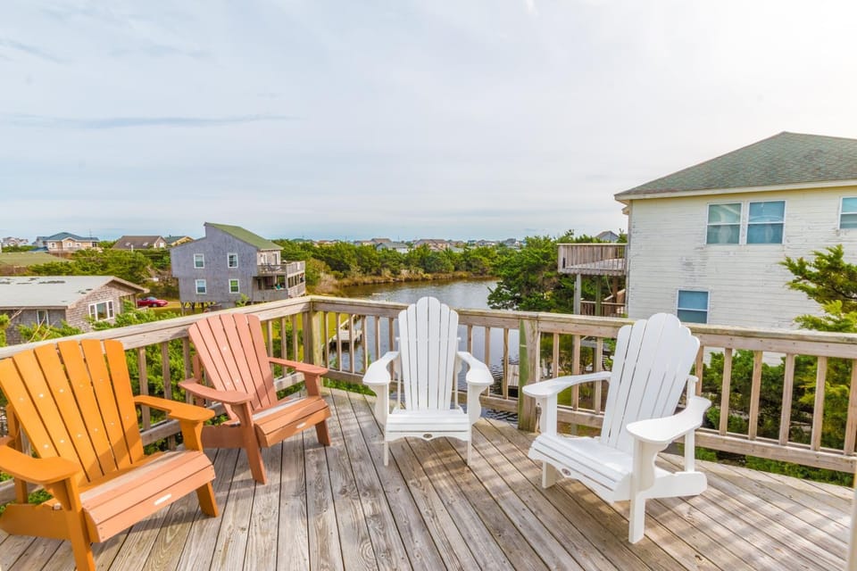 7560 - Sunset Cove House in Avon