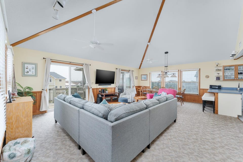 7651 - Sandrose House in Avon