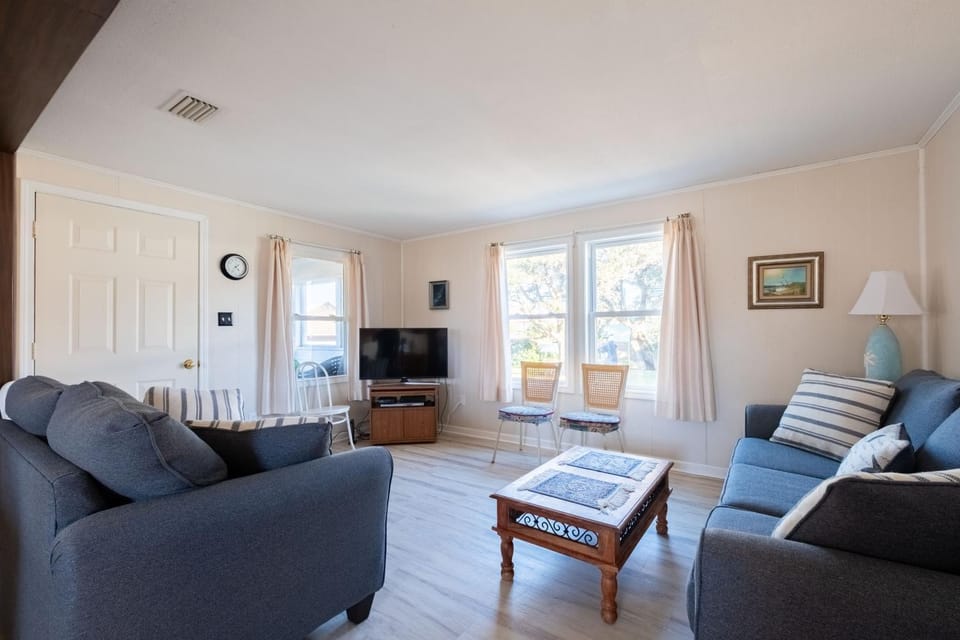 7810 - Beacham Cottage House in Frisco