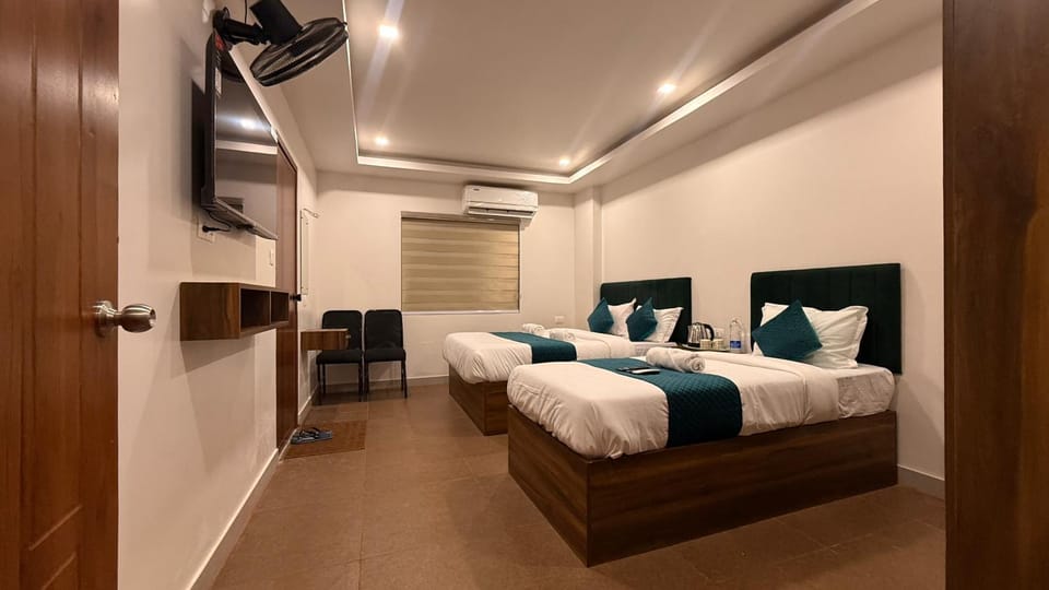 Ellora grand hotel Hotel in Kozhikode