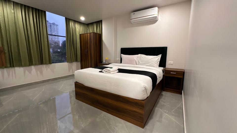 Ellora grand hotel Hotel in Kozhikode