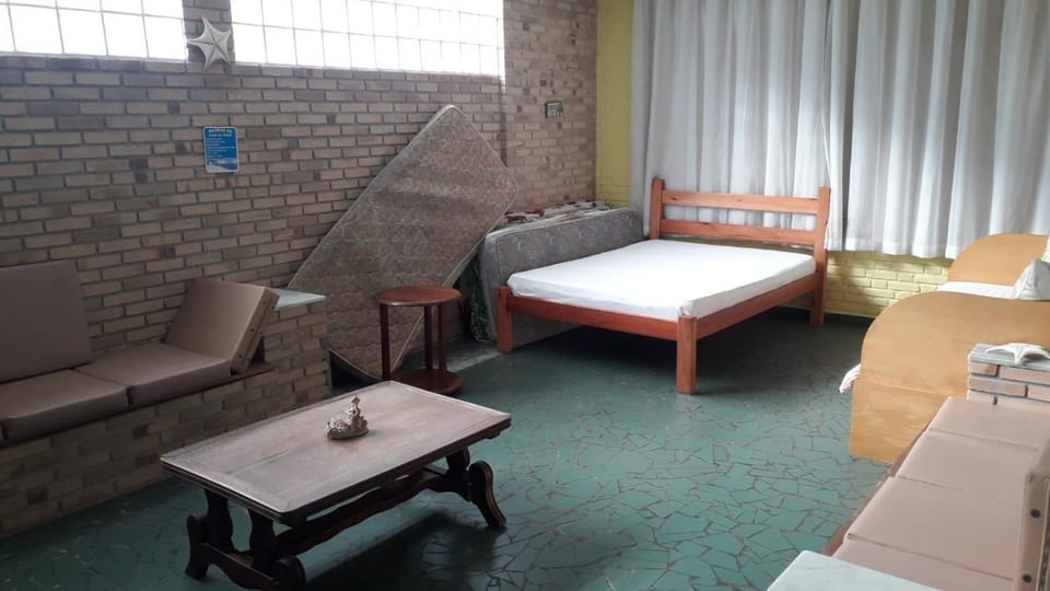casa martim de sá 3 dormitórios pé na areia roni House in Caraguatatuba