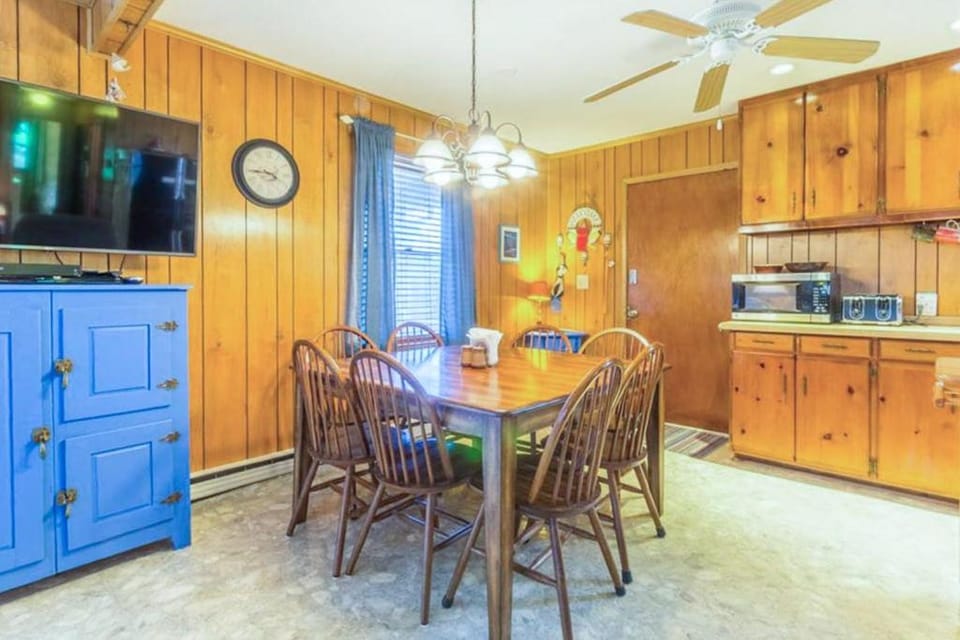 7602 - Drydock House in Avon