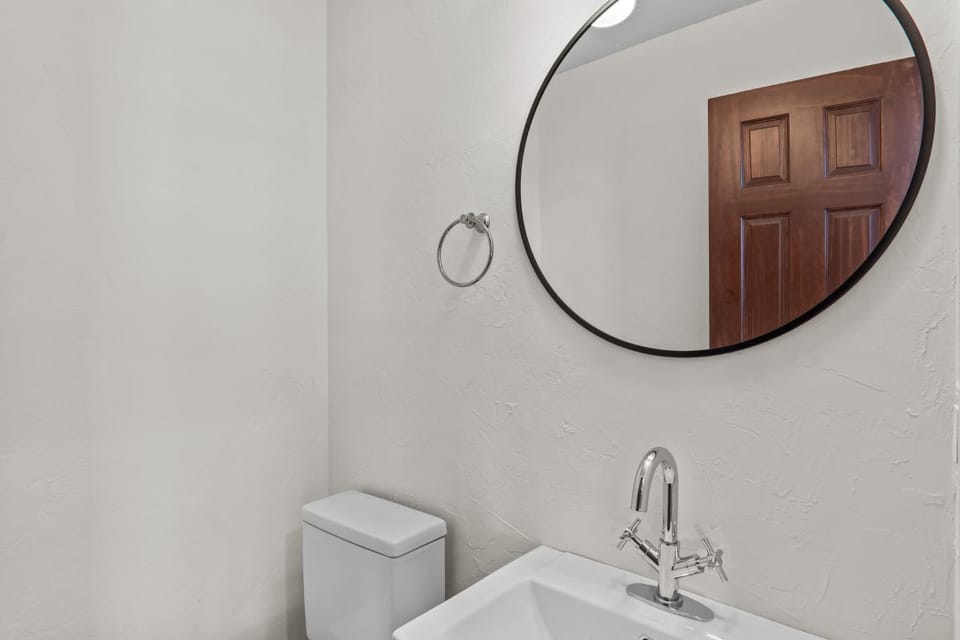 2876 - The Blue Martini House in Duck