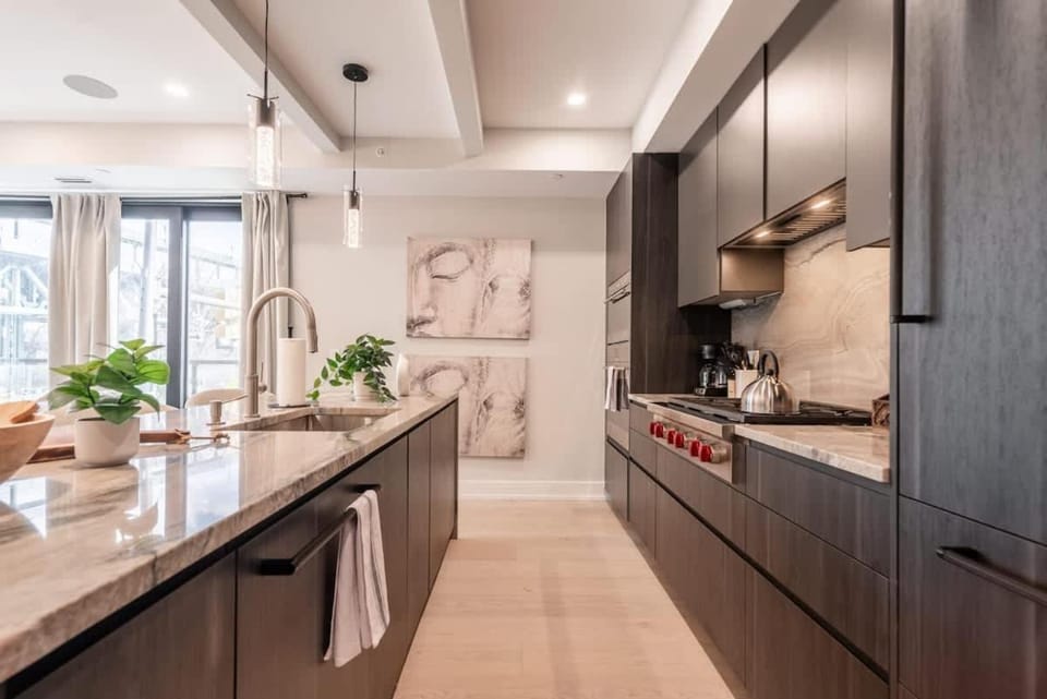 Luxe Old City 4Bd-4Bt Duplex - 4x Car Parking & Gym Apartment in Penns Landing