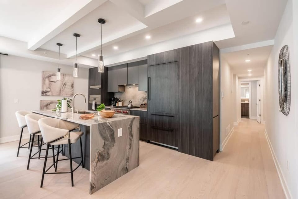 Luxe Old City 4Bd-4Bt Duplex - 4x Car Parking & Gym Apartment in Penns Landing