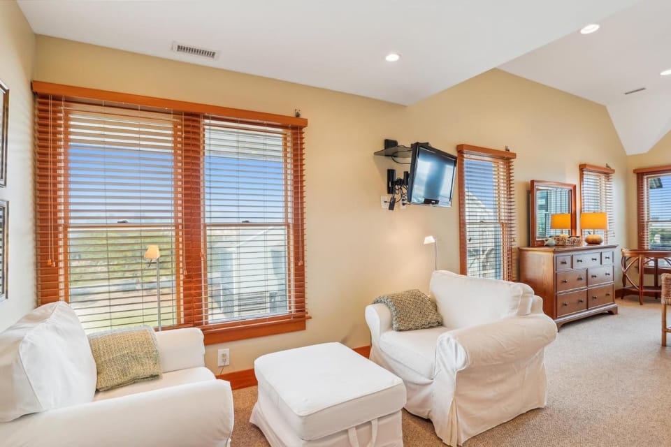 2437 - Sandpiper Station House in Sanderling