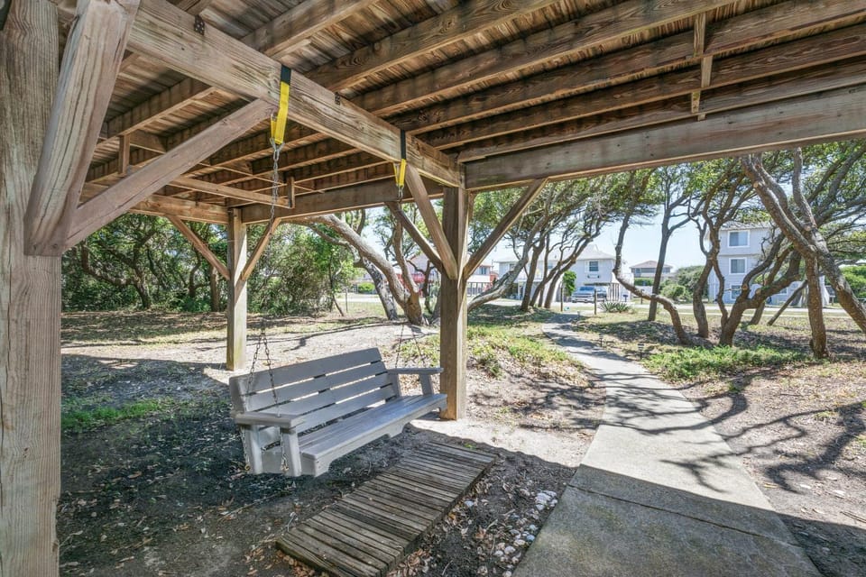 4752 - Canopy Retreat House in Kitty Hawk