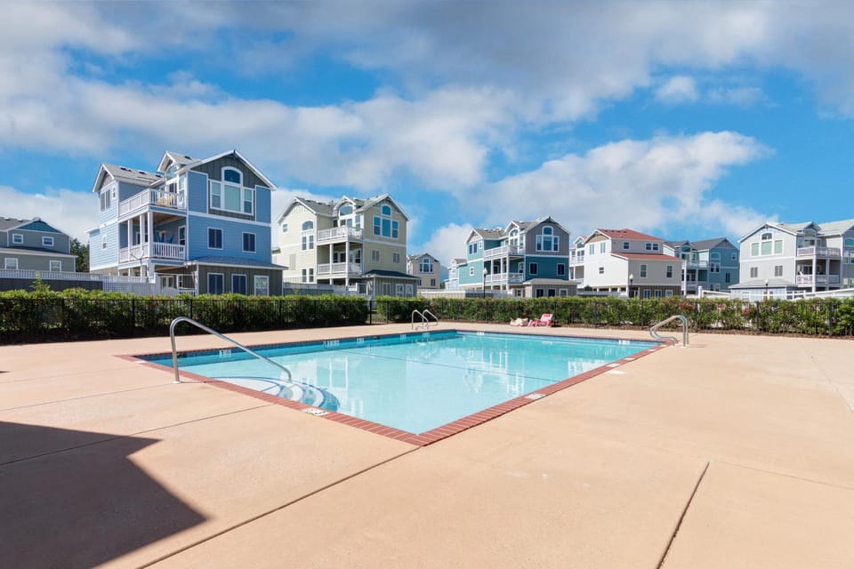CB31 - Shore Slackers Whelkome House in Corolla