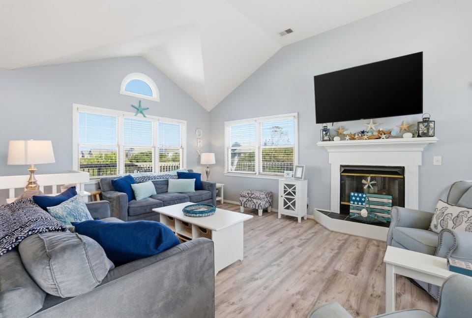 1612 - Four Shore House in Corolla