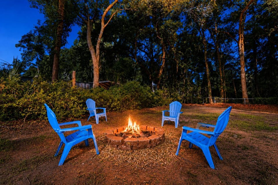 Natural landscape, Garden, Seating area