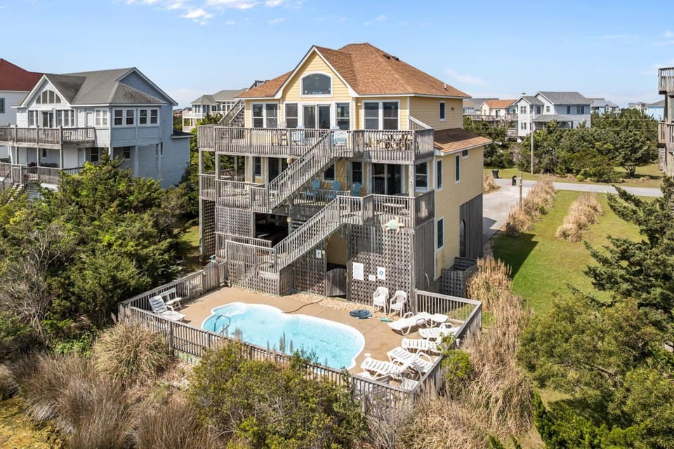 7680 - Sandy Bottom House in Avon
