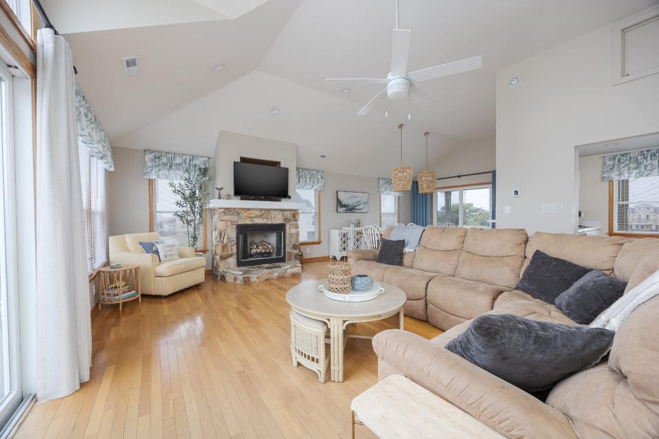 5205 - A Little Bit of Sunshine House in Kill Devil Hills