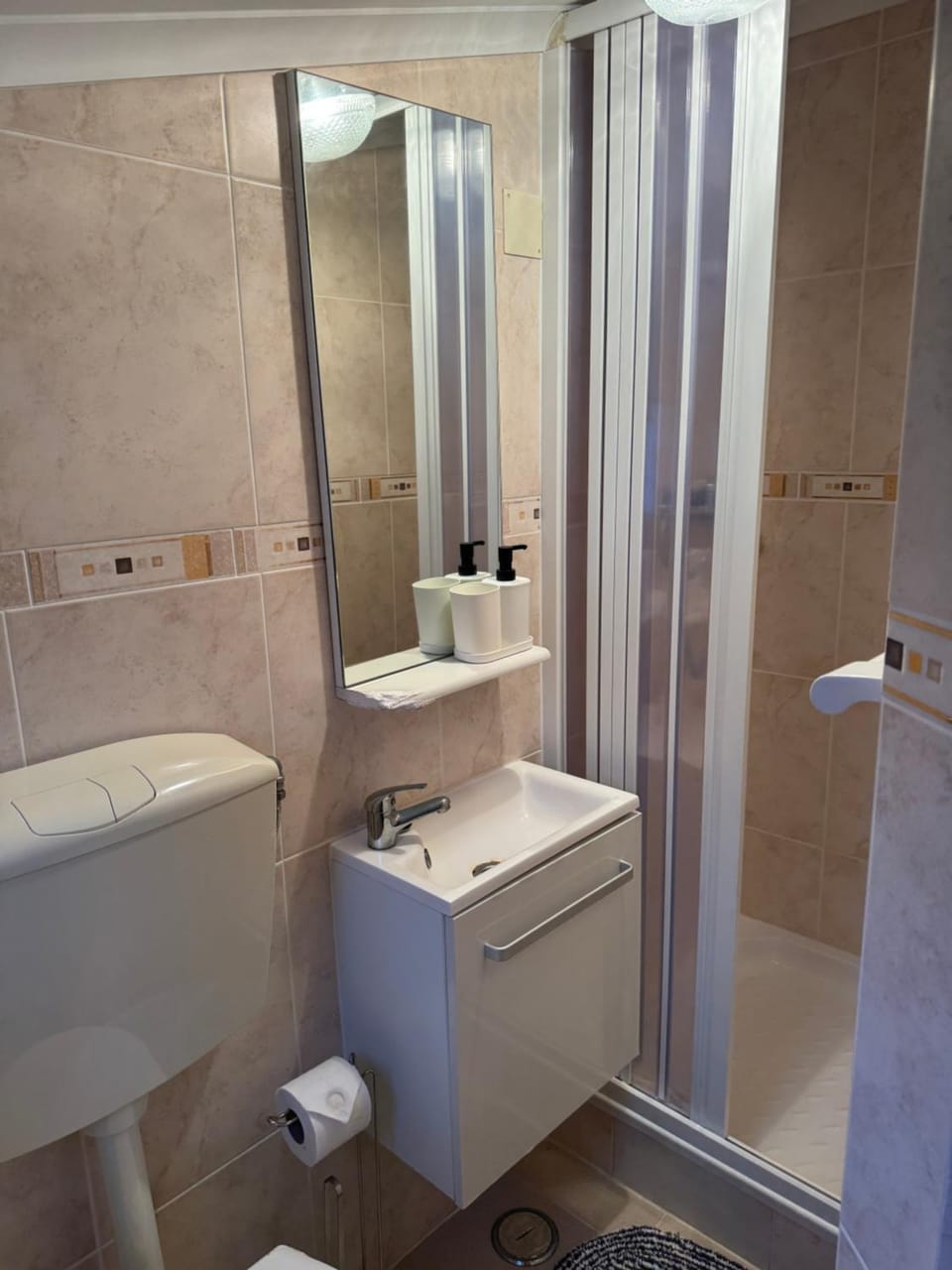 Toilet, Bath, towels