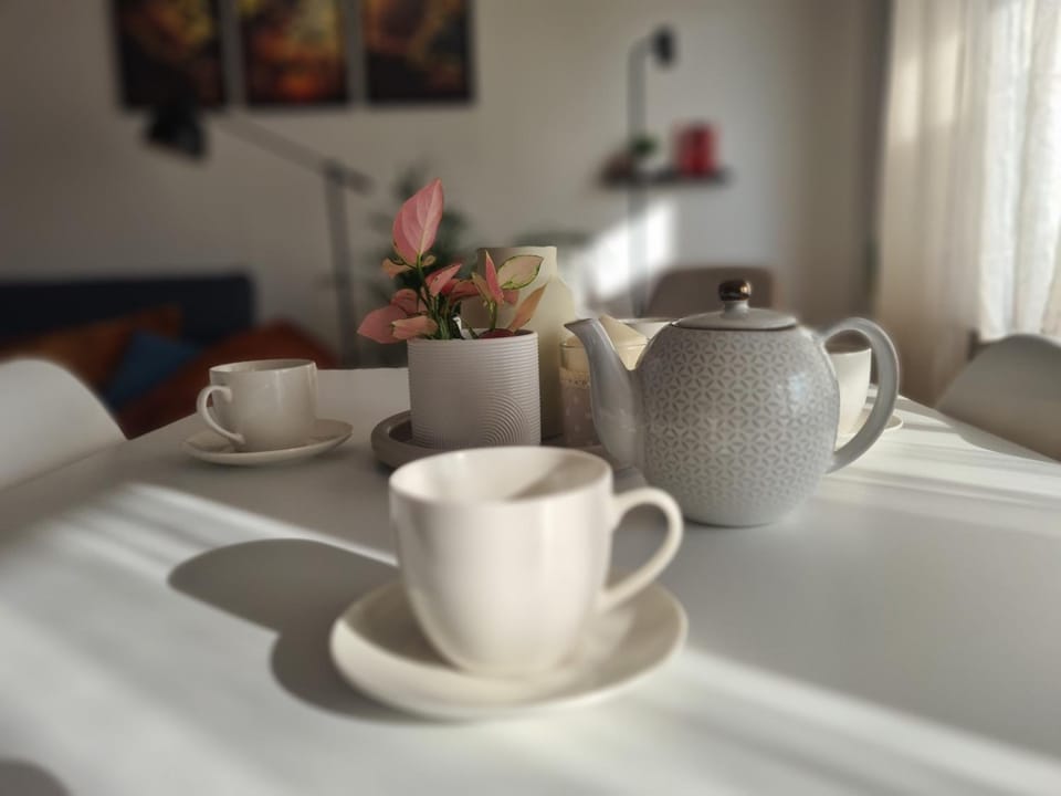 Coffee/tea facilities, Dining area