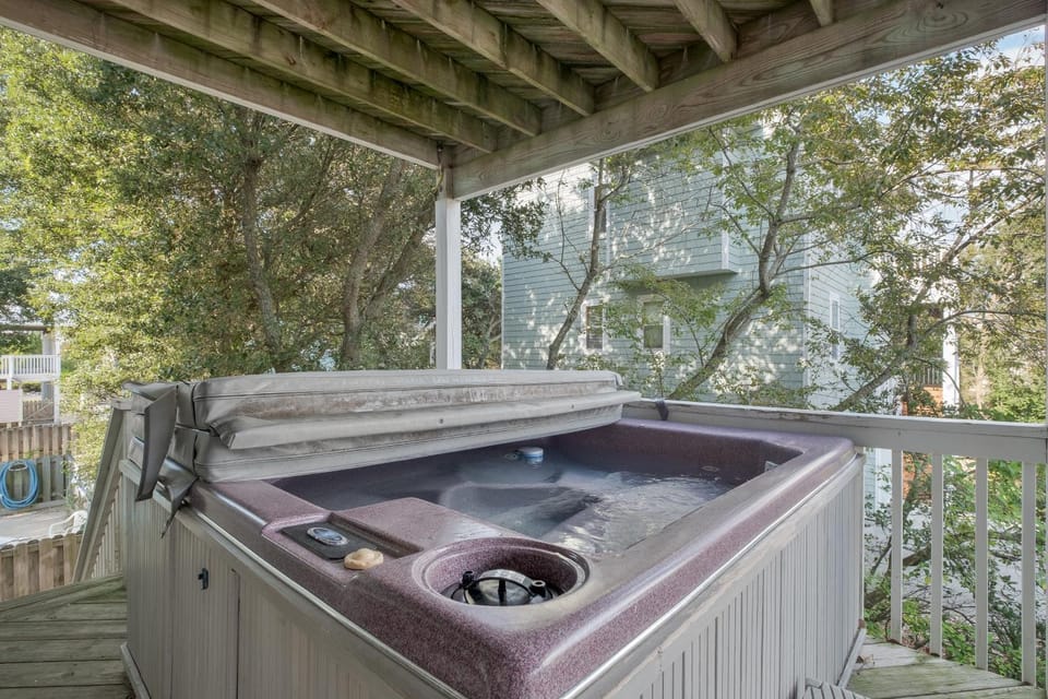 1747 - Resting Beach Place House in Corolla