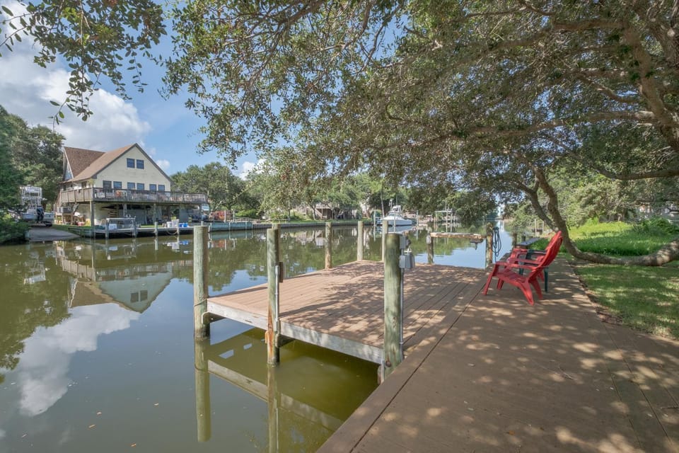 7813 - Dock Tails House in Frisco