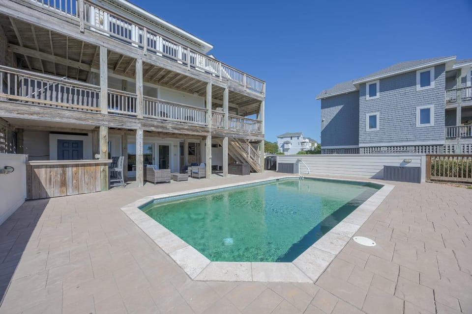 1557 - Westover Sunset House in Corolla