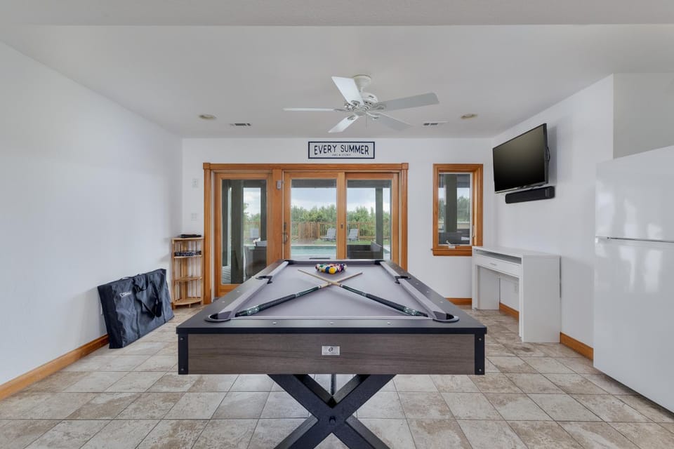 1557 - Westover Sunset House in Corolla