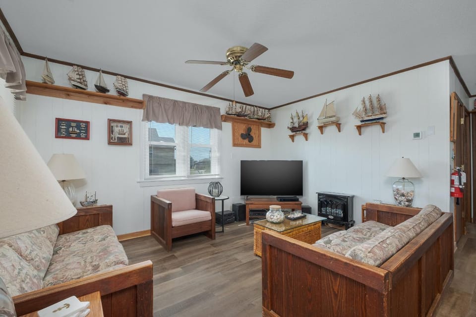 7553 - Beach Nut House in Avon