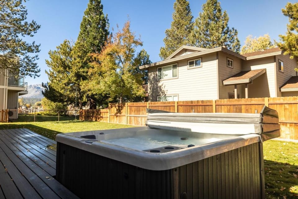 Beautiful Tahoe Keys Home, Family and Pet Friendly House in South Lake Tahoe