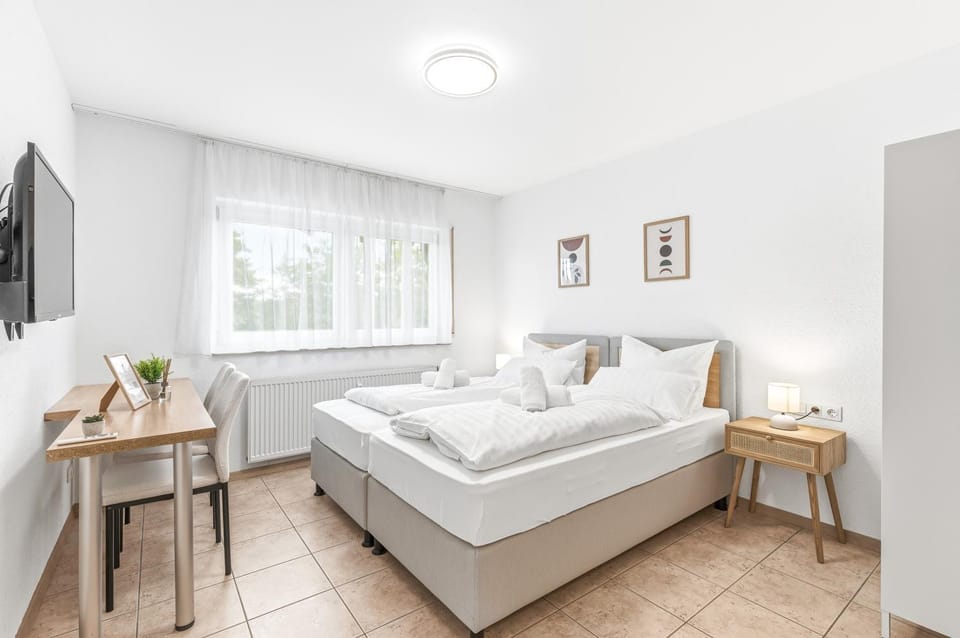 Bed, TV and multimedia, Coffee/tea facilities, Kitchen or kitchenette, Living room, Other, Photo of the whole room, Decorative detail, Bedroom, furniture, heating, microwave, soundproof, stove, towels, wardrobe, kitchen