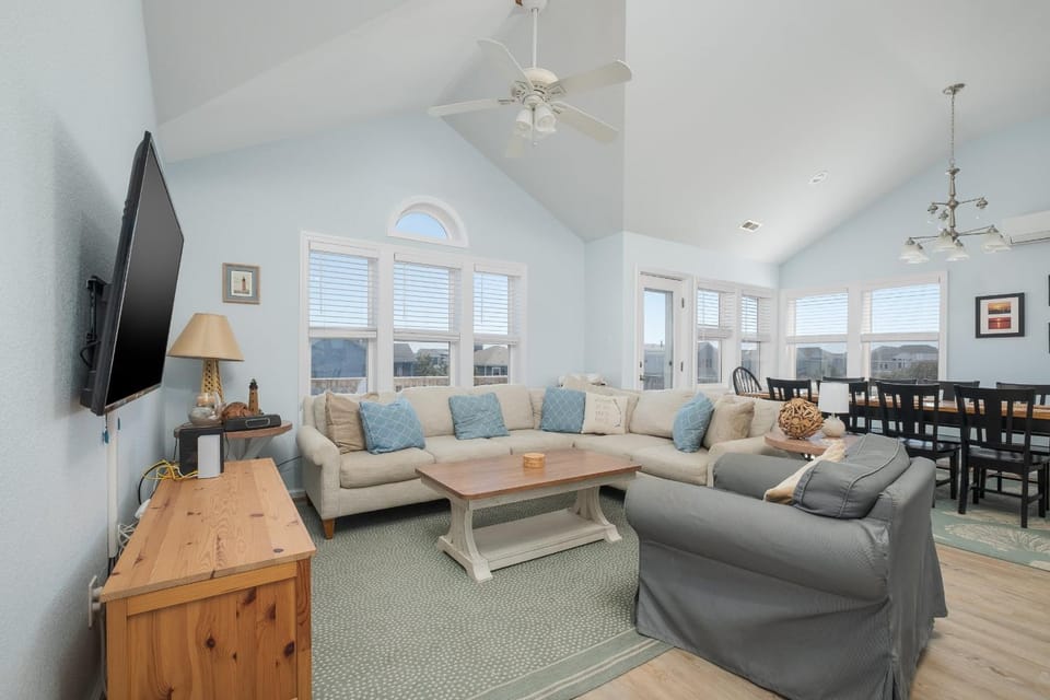 1745 - Beach Time House in Corolla