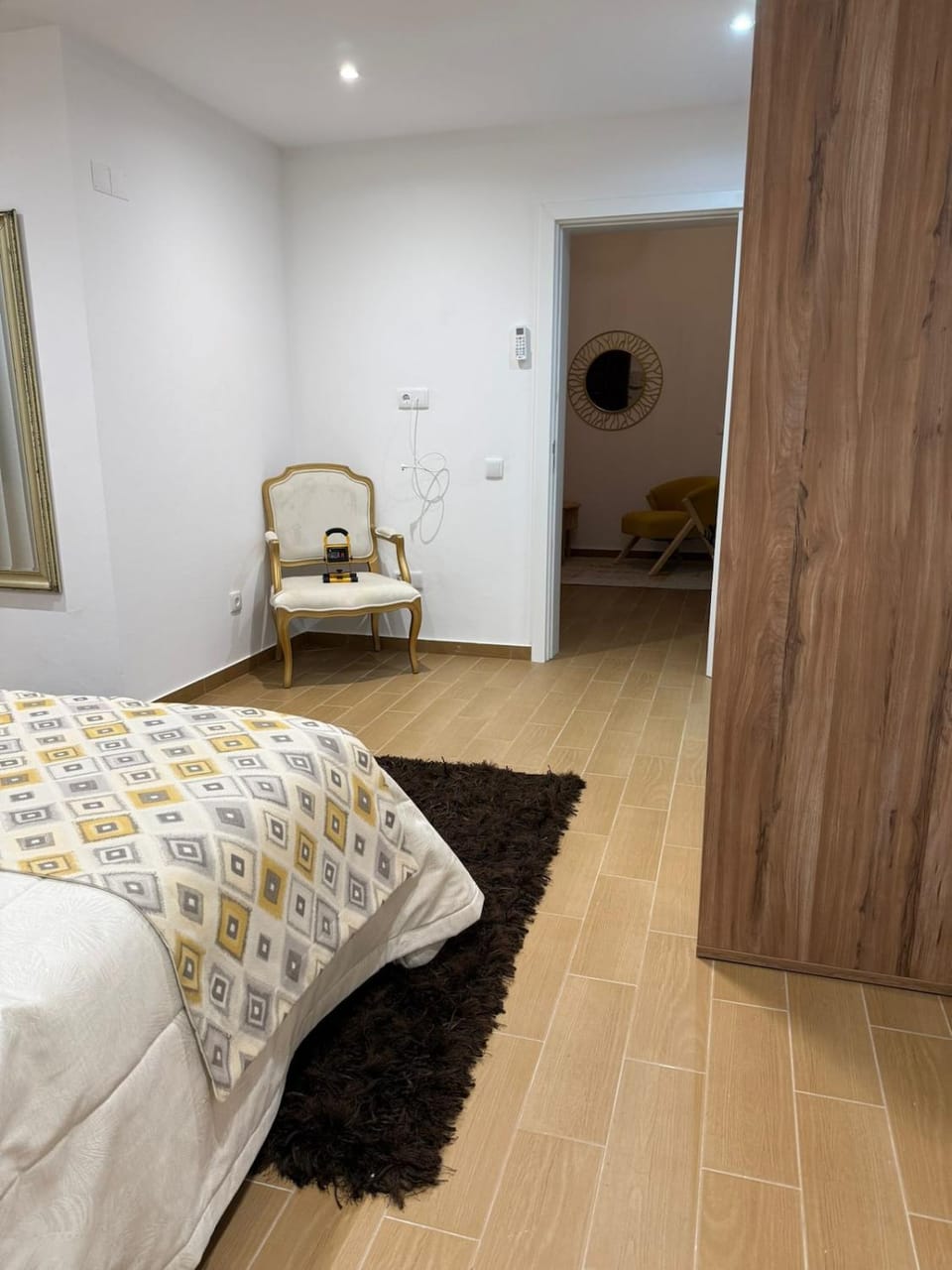 Bed, Photo of the whole room