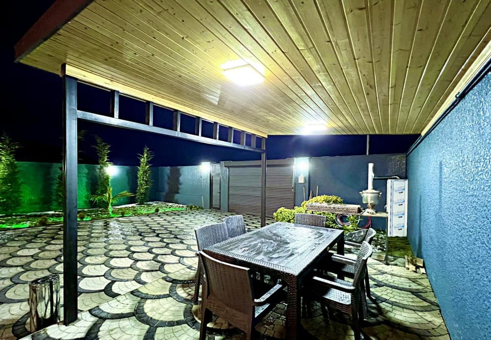 Patio, Dining area