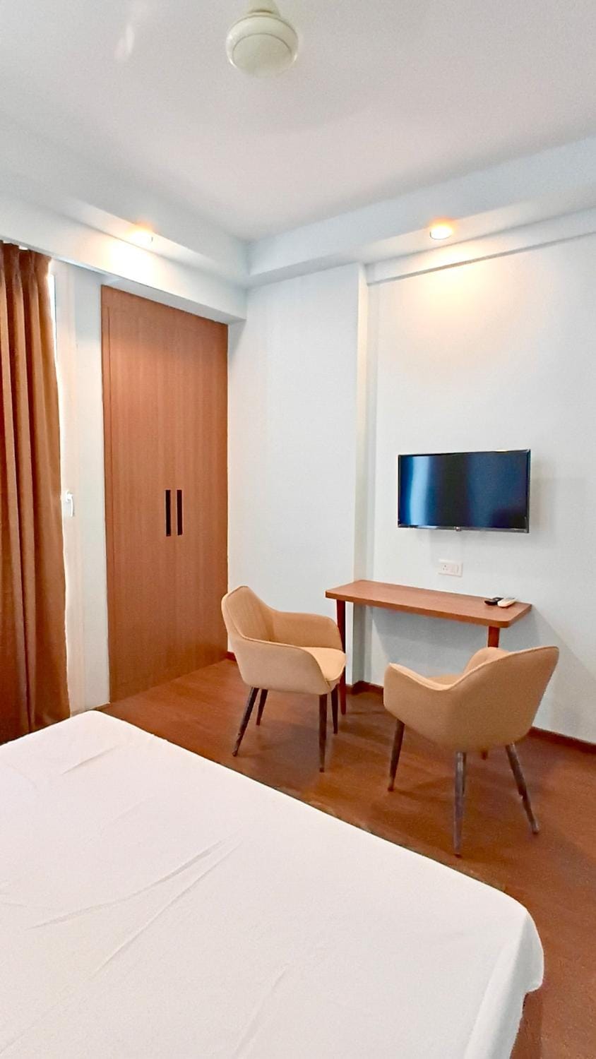 TV and multimedia, wardrobe