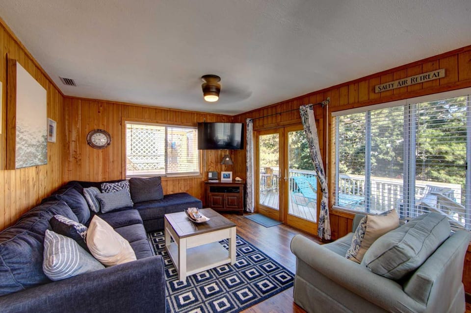7565 - Sea Isle House in Avon