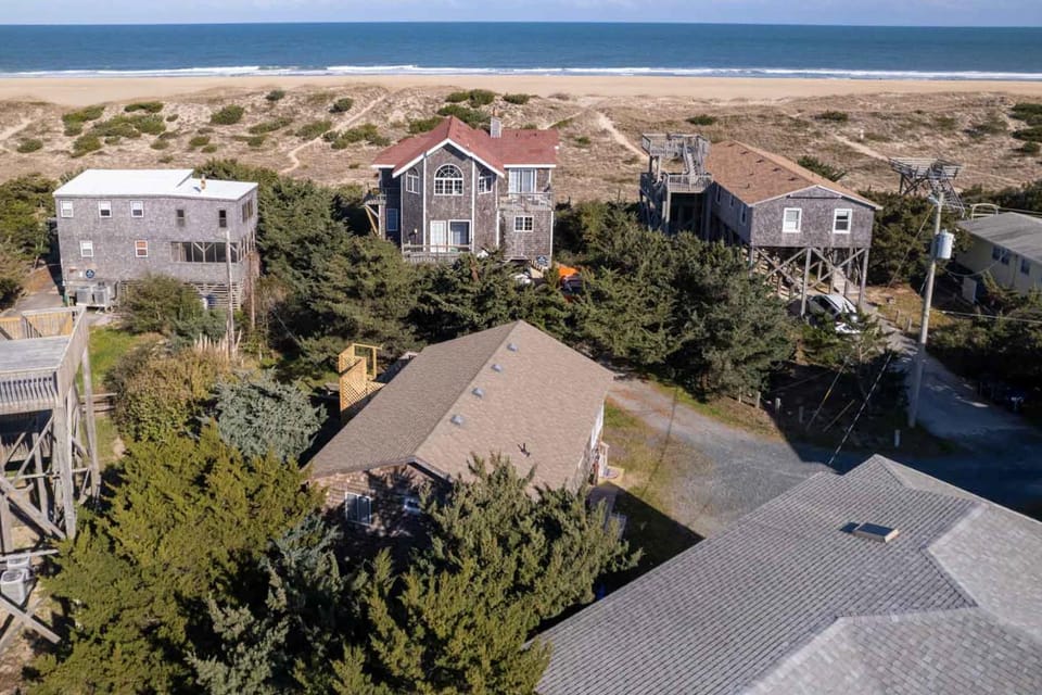 7565 - Sea Isle House in Avon
