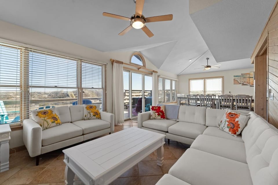 1817 - Wild Hearts on-the-Sea House in Corolla