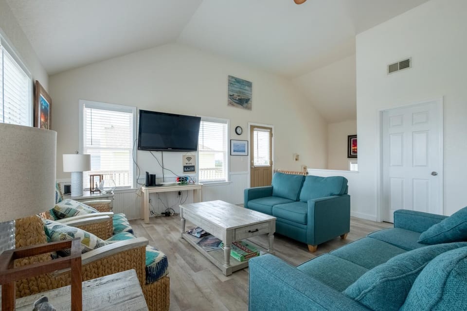 7676 - Nautical by Nature House in Avon