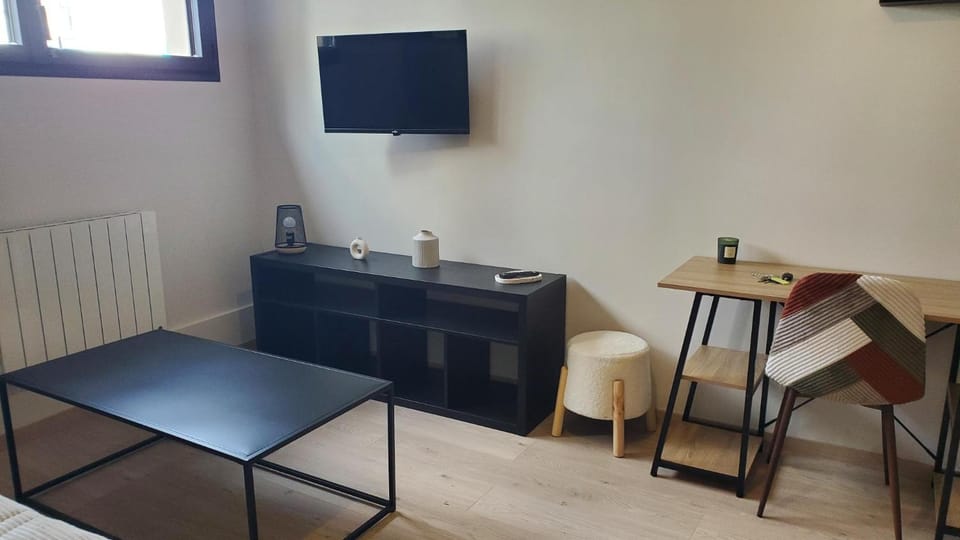 Studio cosy Tramway à 2 min Cœur de Clermont Apartment in Clermont-Ferrand