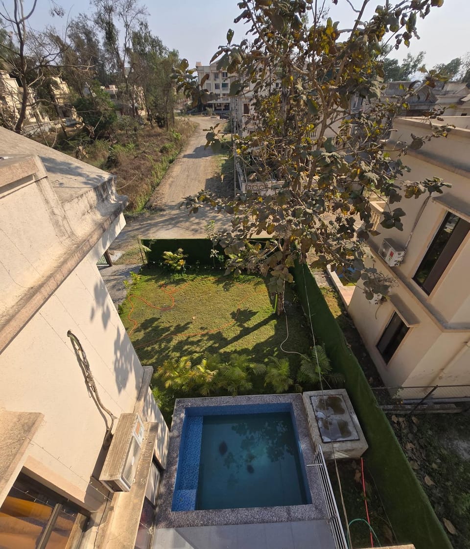 Balcony/Terrace, Balcony/Terrace, Balcony/Terrace, Pool view, Quiet street view