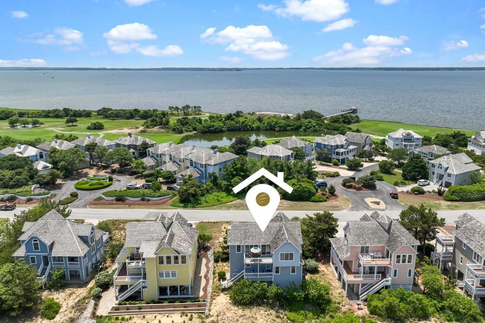 5592 - Windjammer House in Roanoke Island