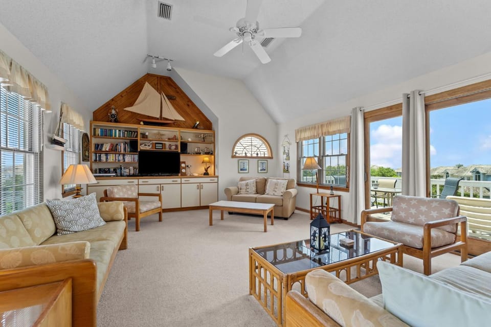 5592 - Windjammer House in Roanoke Island