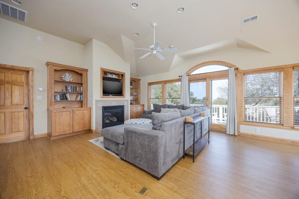 1825 - Off The Clock House in Corolla