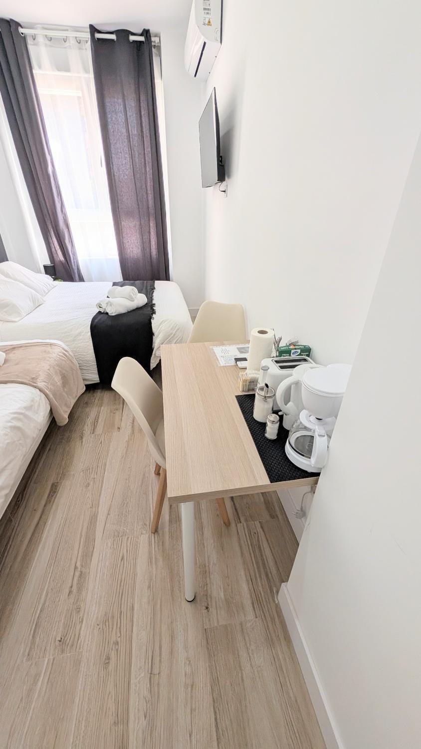Bed, Living room, Photo of the whole room, Seating area, towels